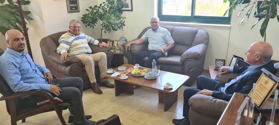 غنايم يجتمع مع إدارة جامعة القدس في أبو ديس